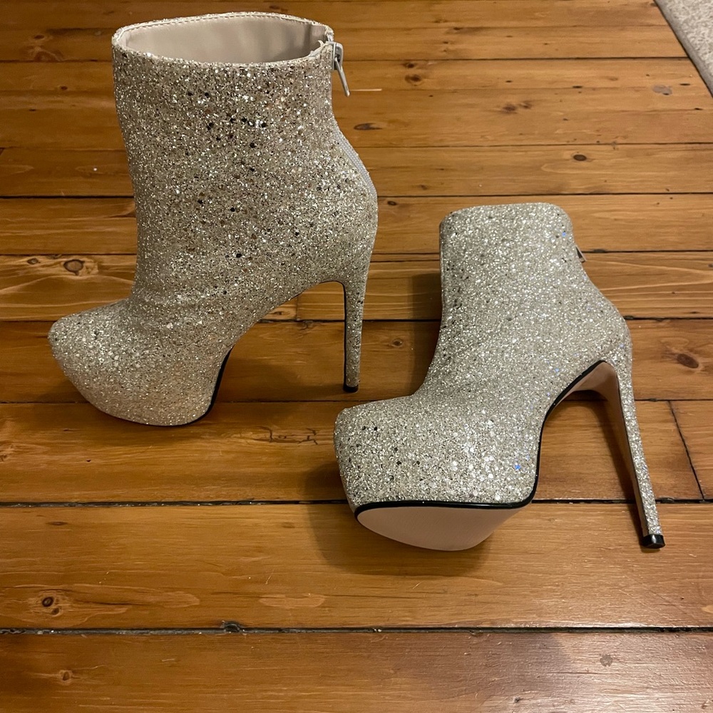 Lemon Drop by Privileged Ivria Heels/Booties; Size 8.5